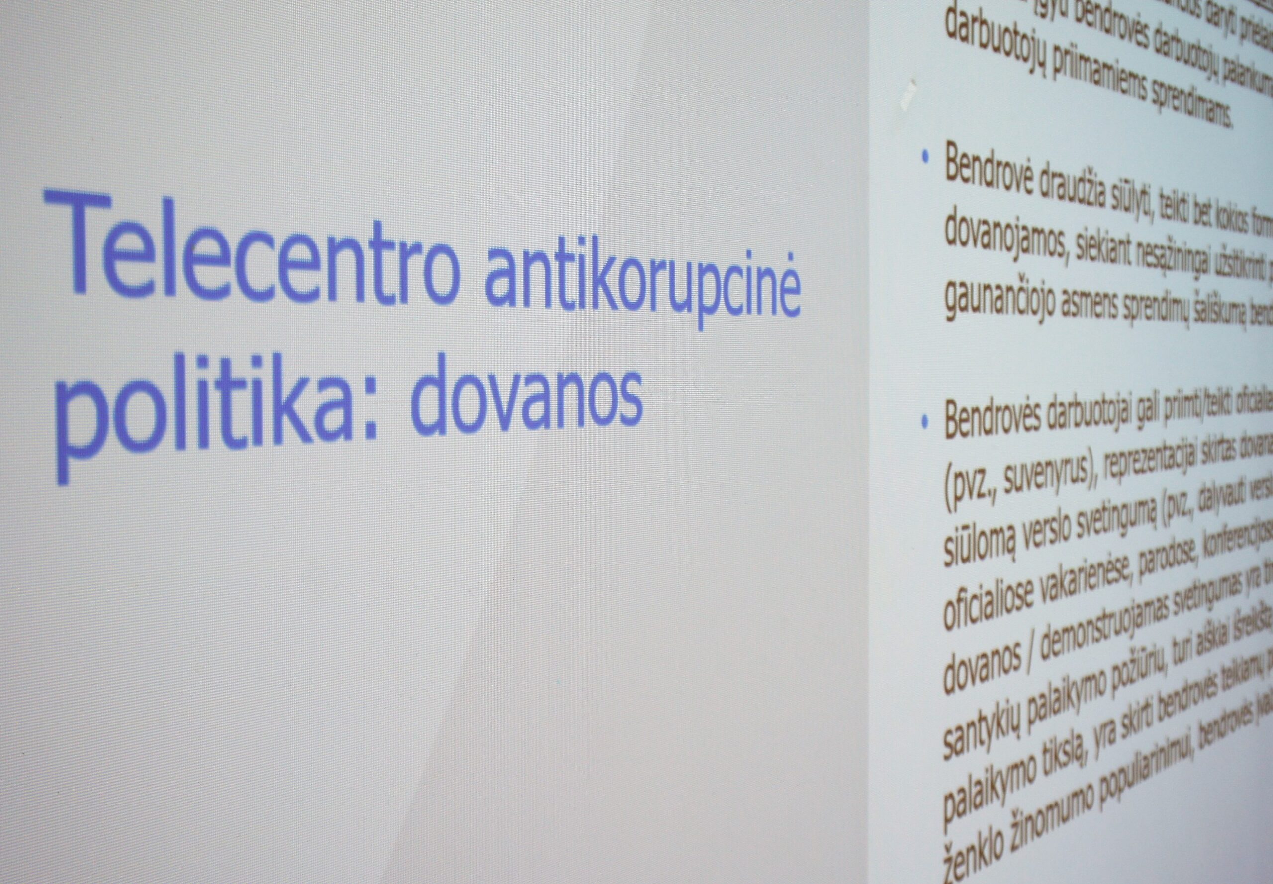 Prieš kalėdines šventes priminta įmonės dovanų politika
