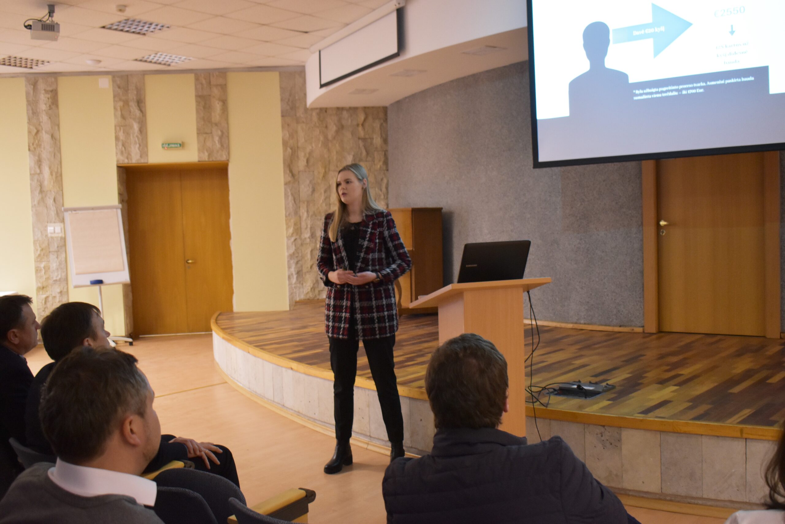 Darbuotojai klausėsi edukacinės STT paskaitos